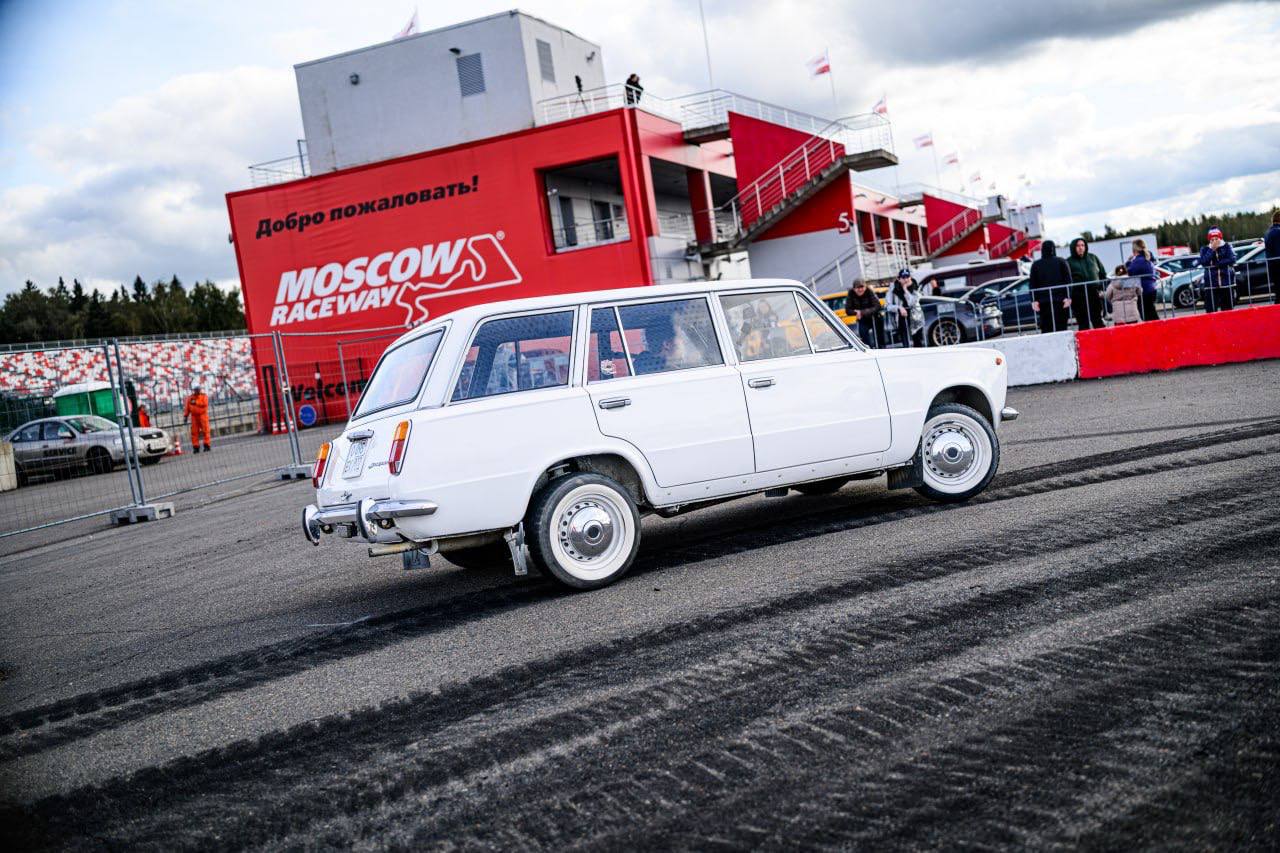 Ретро-авто слалом на дрифт-площадке Classic Touring Cup